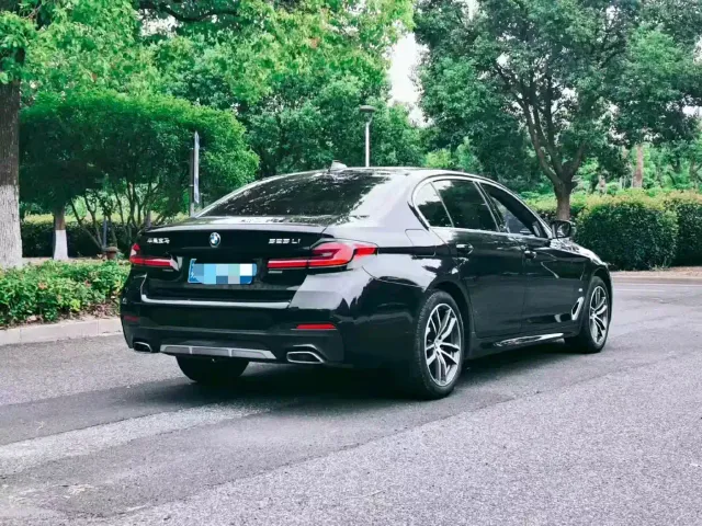 BMW 5 Series — Фото автомобиля 7