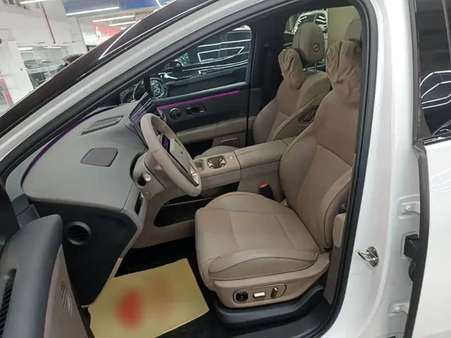 Li Auto i6 — Фото автомобиля 14