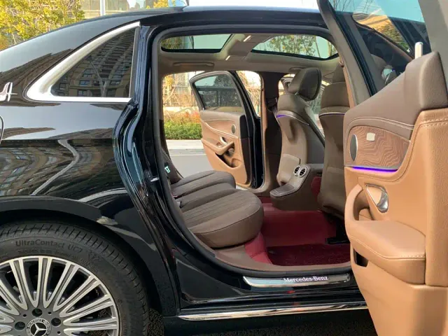 Mercedes-Benz E-Class — Фото автомобиля 14