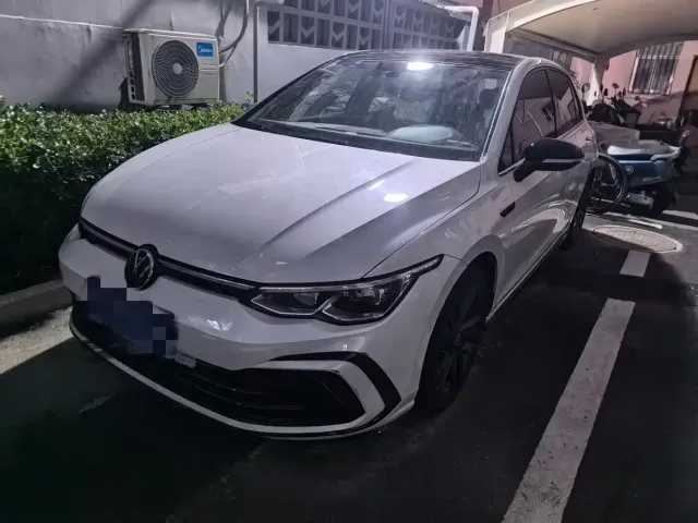 Фотография автомобиля — Volkswagen Golf