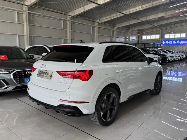 Audi Q3 — Фото автомобиля 9