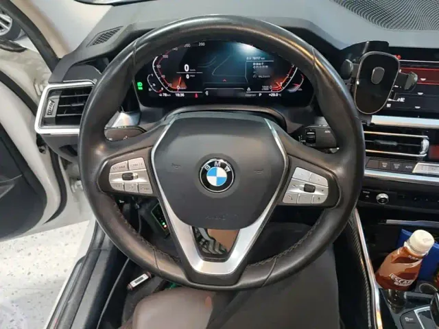 BMW 3 Series — Фото автомобиля 10