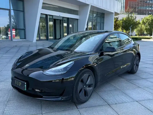 Фотография автомобиля — Tesla Model 3
