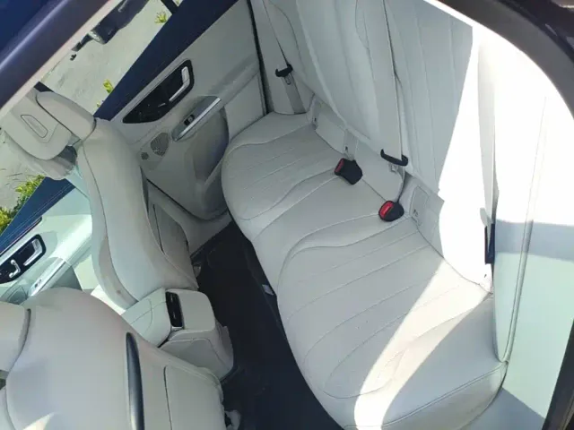 Mercedes-Benz EQE SUV — Фото автомобиля 16