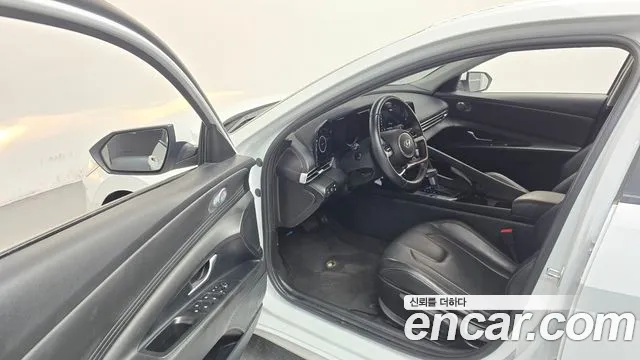 Hyundai Avante CN7 — Фото автомобиля 15