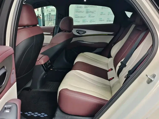 BYD Seal 07 DM-i — Фото автомобиля 5