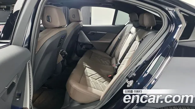 BMW 5 Series G60 — Фото автомобиля 12