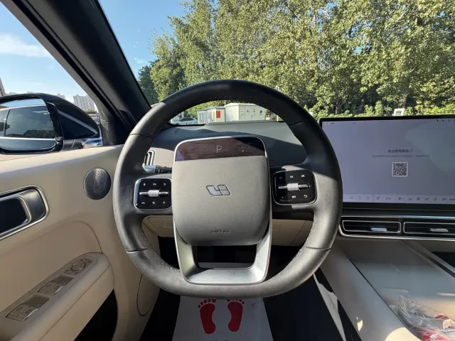 Li Auto L7 — Фото автомобиля 14