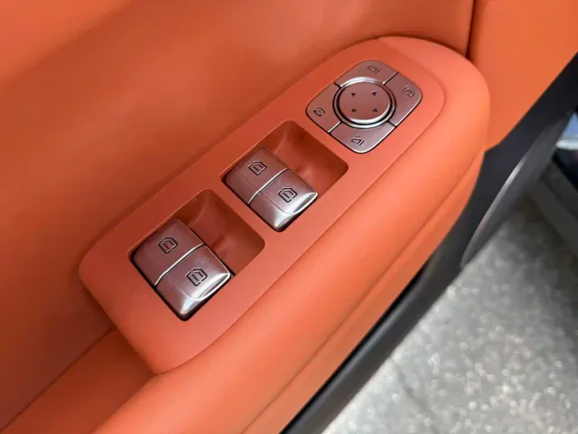 Li Auto L6 — Фото автомобиля 8