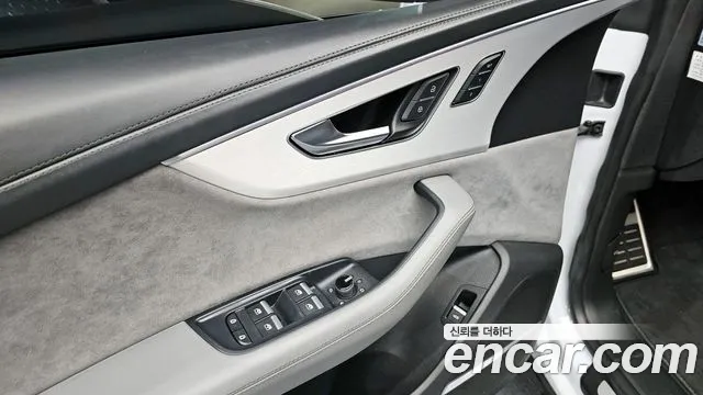 Audi Q8 55 TFSI quattro Premium — Фото автомобиля 20