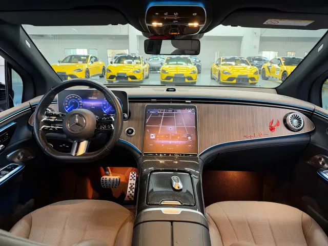 Mercedes-Benz EQE SUV — Фото автомобиля 5