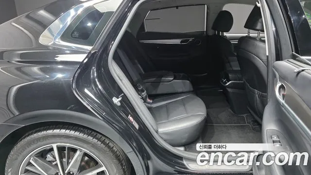 Hyundai Grandeur New — Фото автомобиля 12