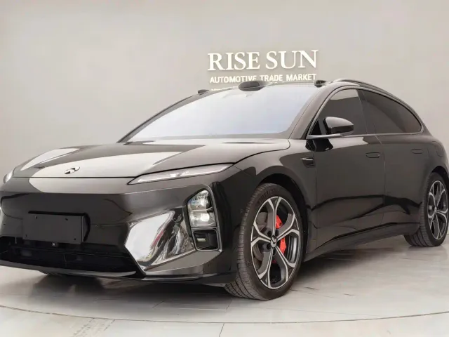Фотография автомобиля — Nio ET5 Touring