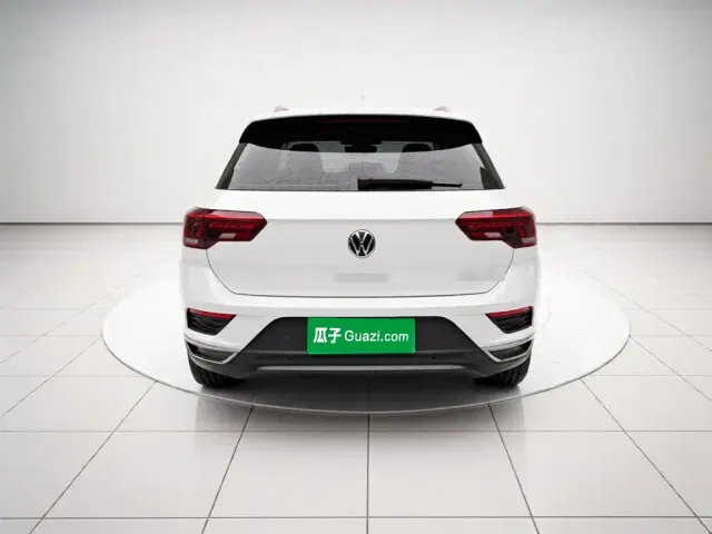 Volkswagen T-Roc — Фото автомобиля 3