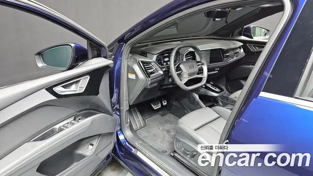 Audi Q4 e-tron F4 — Фото автомобиля 15