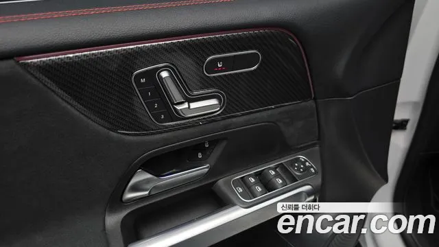 Mercedes-Benz GLB-Class — Фото автомобиля 15