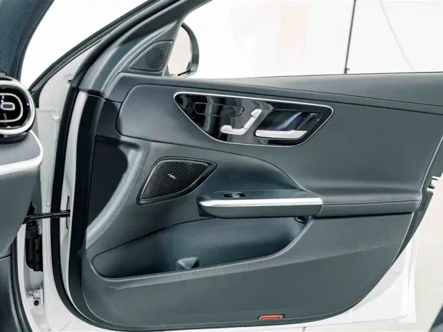 Mercedes-Benz C-Class — Фото автомобиля 12