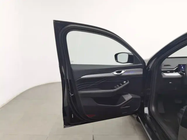 Geely Xingrui — Фото автомобиля 8