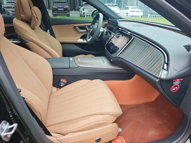 Mercedes-Benz E-Class — Фото автомобиля 27