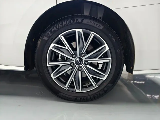GAC Trumpchi M8 — Фото автомобиля 3