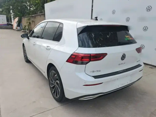 Volkswagen Golf — Фото автомобиля 4