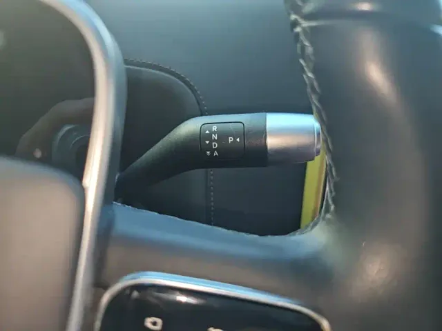 Li Auto L8 — Фото автомобиля 10
