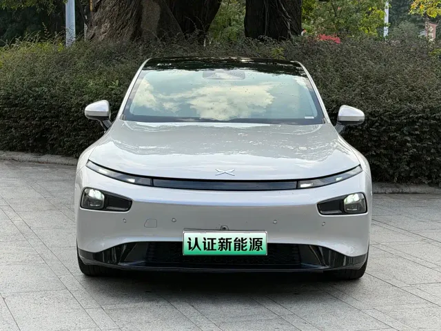 Xpeng P7 — Фото автомобиля 2