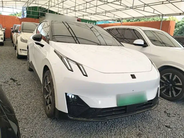 Lynk & Co Z20 — Фото автомобиля 3