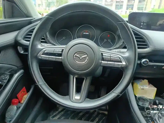 Mazda Axela — Фото автомобиля 2
