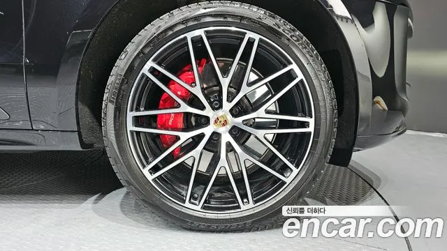 Porsche Macan — Фото автомобиля 5