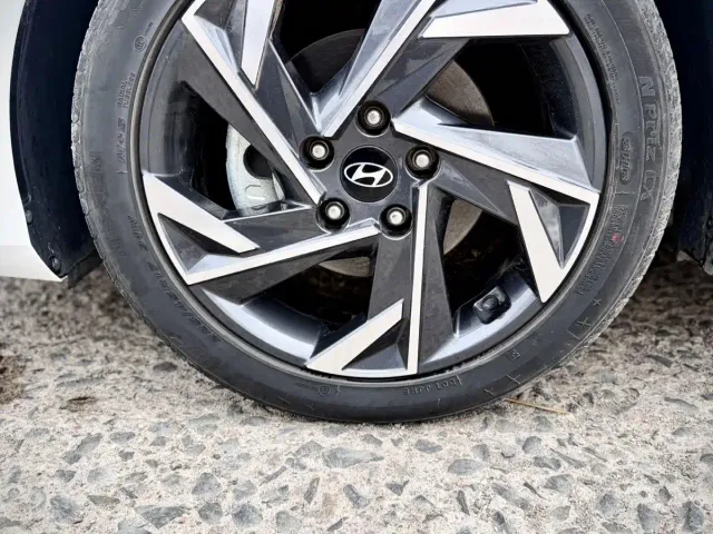 Hyundai Elantra — Фото автомобиля 9