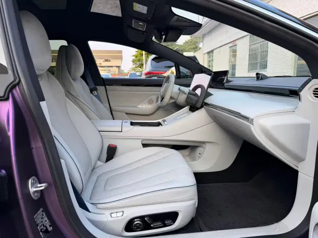 Luxeed S7 — Фото автомобиля 16