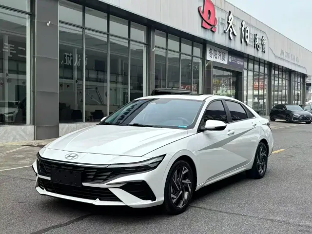 Фотография автомобиля — Hyundai Elantra