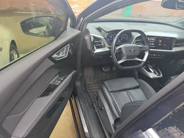 Audi Q4 e-tron — Фото автомобиля 15
