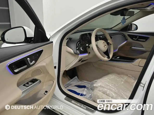 Mercedes-Benz E-Class — Фото автомобиля 12