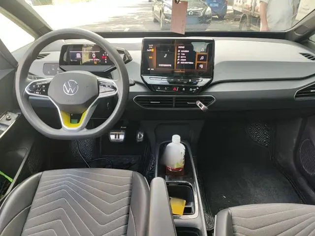 Volkswagen ID.3 — Фото автомобиля 9