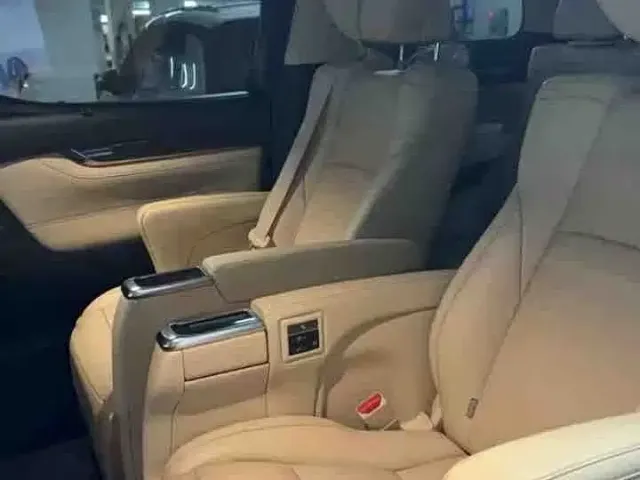 Toyota Alphard — Фото автомобиля 7