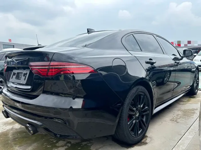 Jaguar Jaguar XEL 2024 Model 2.0T 250PS R-DYNAMIC S Gloss Black Sport Edition — Фото автомобиля 17