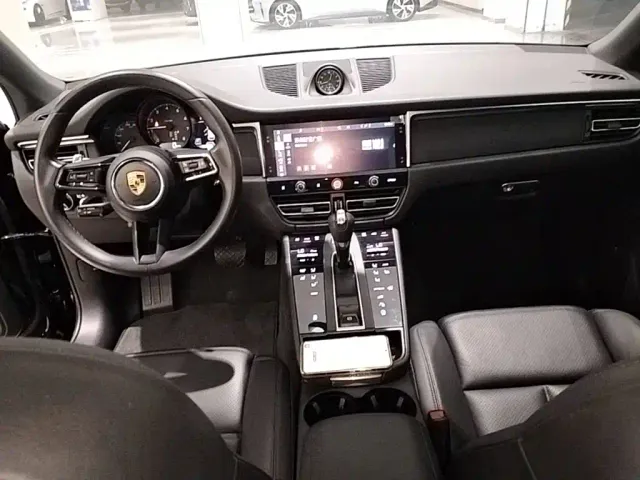 Porsche Macan — Фото автомобиля 9