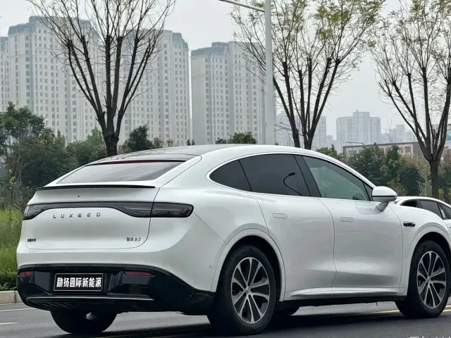 Luxeed R7 — Фото автомобиля 7