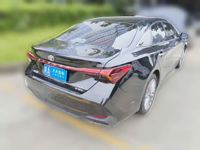 Toyota Avalon — Фото автомобиля 2