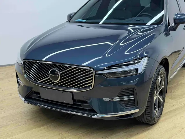 Volvo XC60 — Фото автомобиля 4
