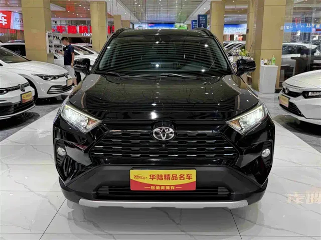 Toyota RAV4 — Фото автомобиля 2