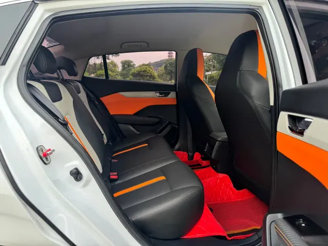 Dongfeng Yixuan — Фото автомобиля 13