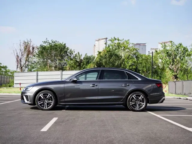 Audi A4L — Фото автомобиля 5