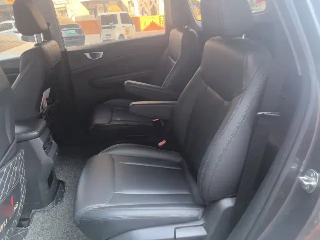 Wuling Jiachen — Фото автомобиля 14