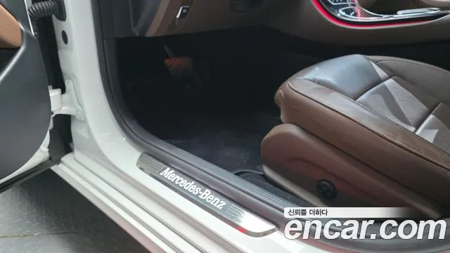 Mercedes-Benz E-Class — Фото автомобиля 17