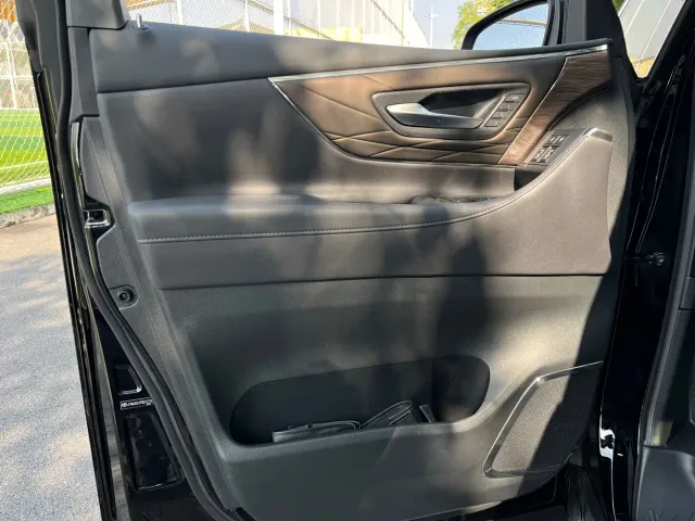 Toyota Vellfire — Фото автомобиля 25
