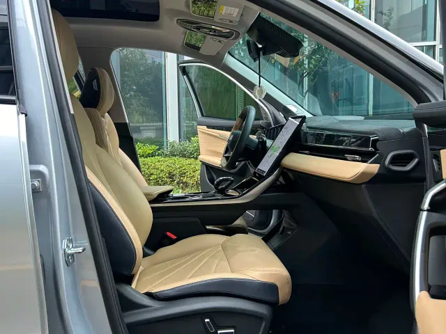 Geely Boyue L — Фото автомобиля 12