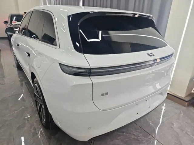 Li Auto L6 — Фото автомобиля 4